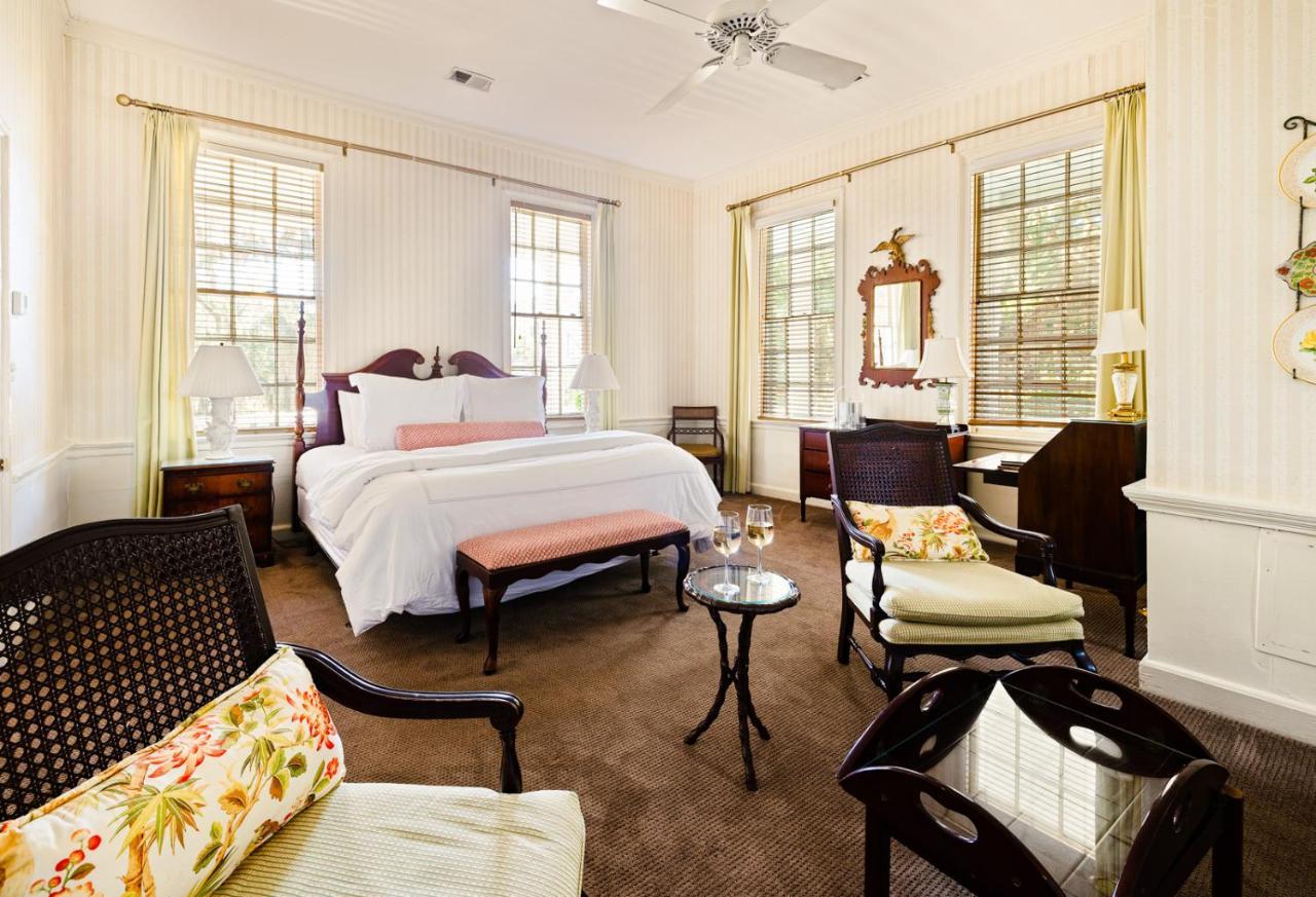 Rhett House Bed & Breakfast Бюфорт Екстериор снимка