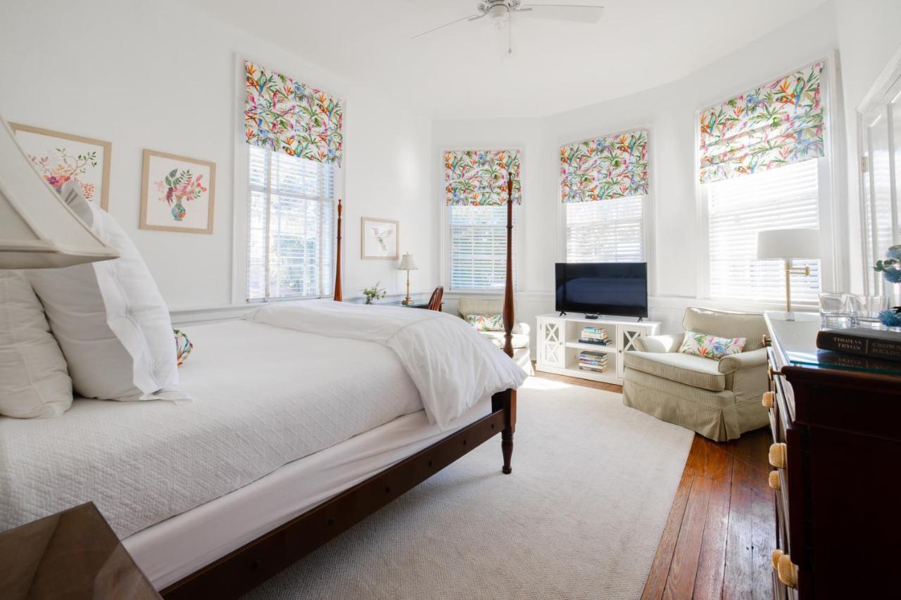 Rhett House Bed & Breakfast Бюфорт Екстериор снимка