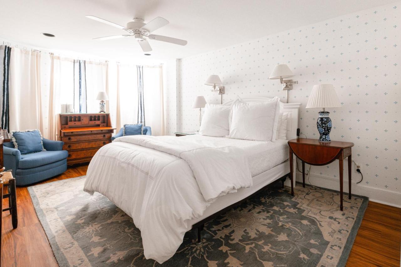 Rhett House Bed & Breakfast Бюфорт Екстериор снимка