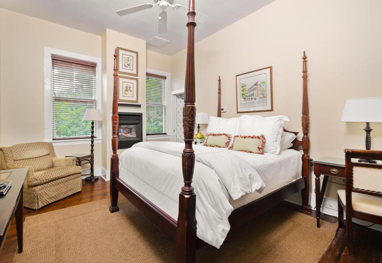 Rhett House Bed & Breakfast Бюфорт Екстериор снимка