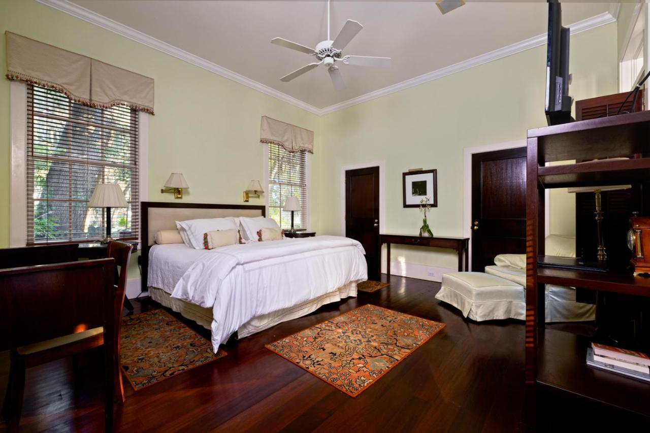 Rhett House Bed & Breakfast Бюфорт Екстериор снимка
