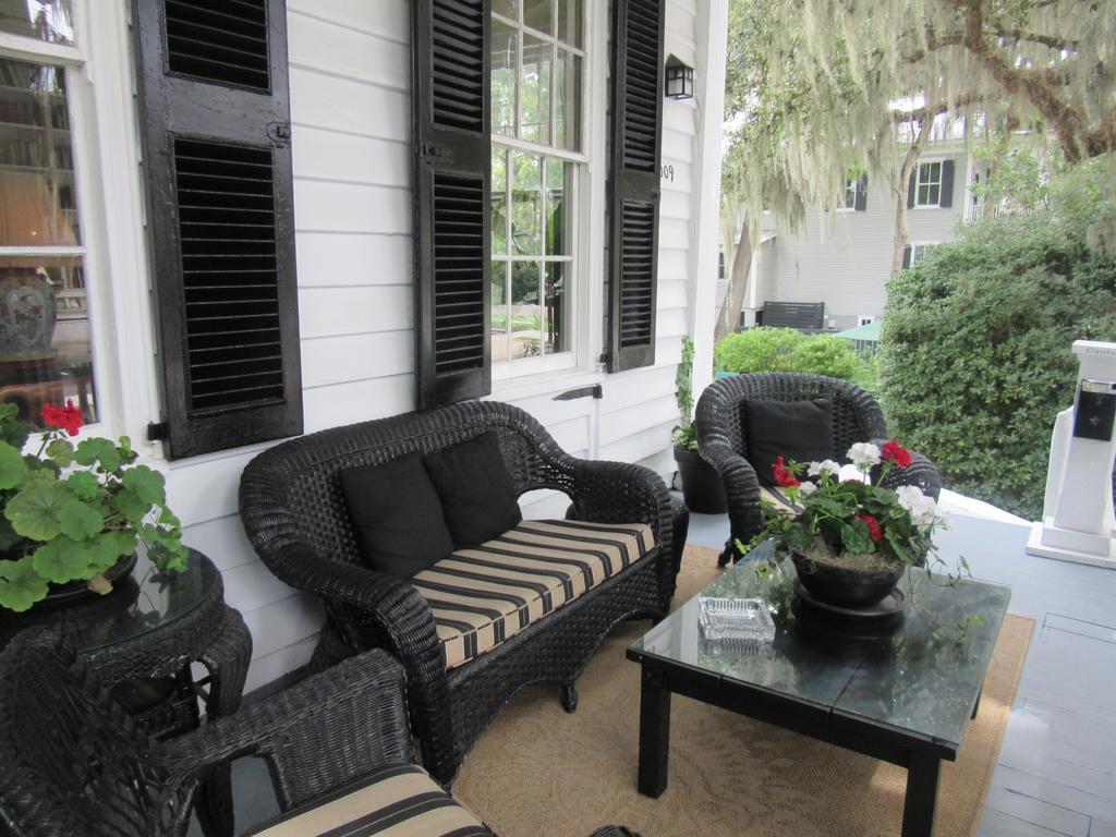 Rhett House Bed & Breakfast Бюфорт Екстериор снимка