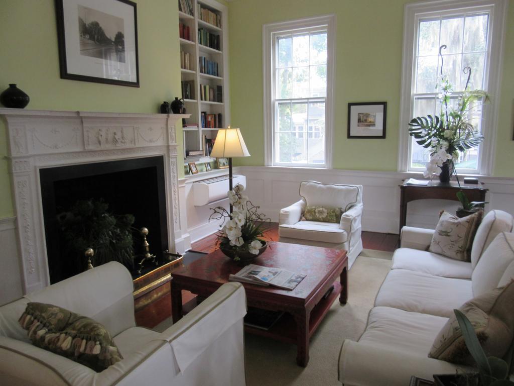 Rhett House Bed & Breakfast Бюфорт Екстериор снимка
